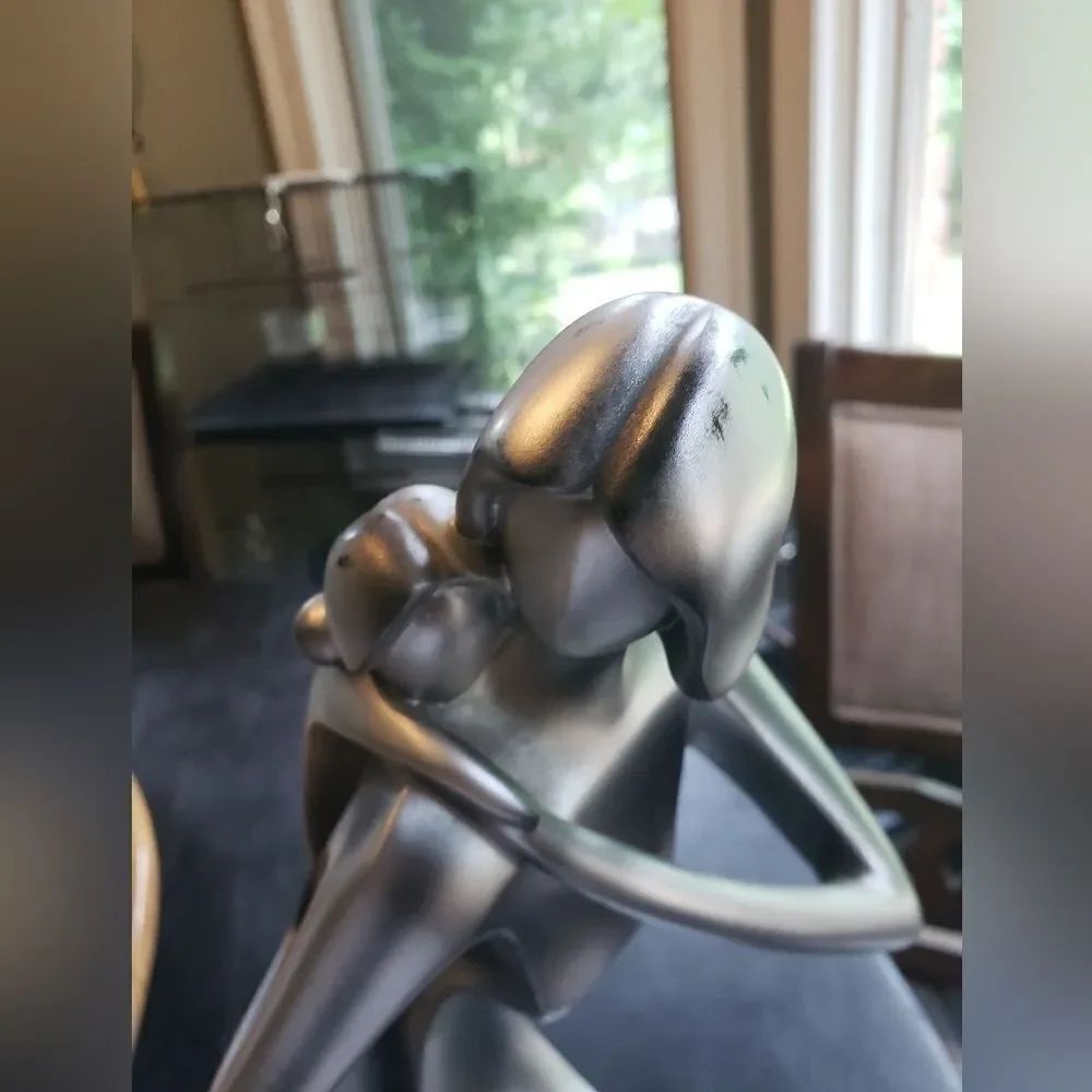 Mother & Daughter Statue - Picture 7 of 12